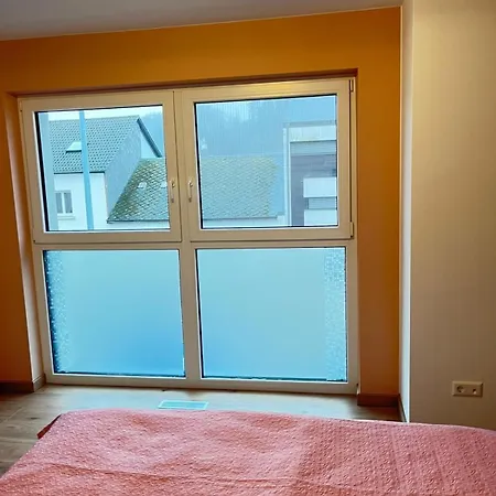 Bright Apartment, Private Parking شقة