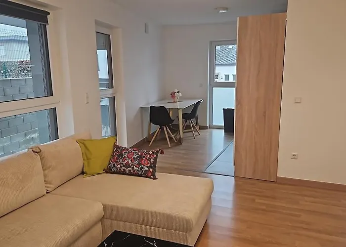 Bright Apartment, Private Parking